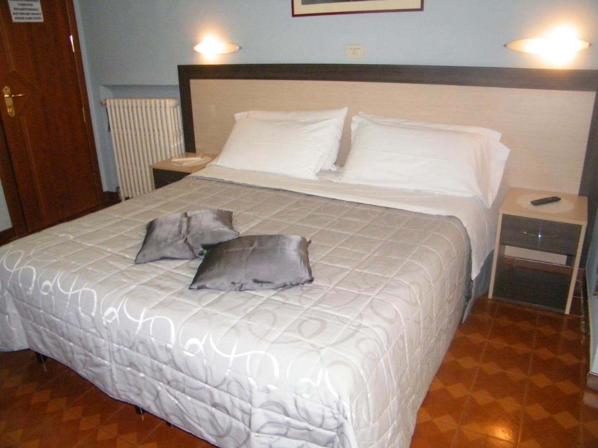 Torino Central-- Rooms And Apartments - Alba Buitenkant foto